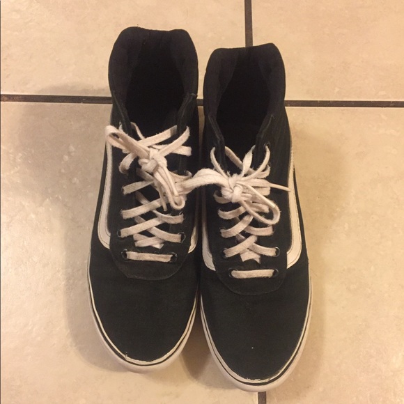 Women’s Vans - Picture 3 of 3